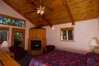 Room
 di The Pines Resort At Bass Lake