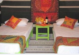 Room
 di The Rock Camp