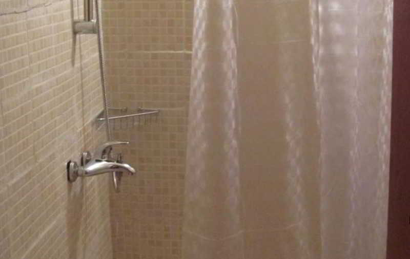 Room
 di The Rock Camp