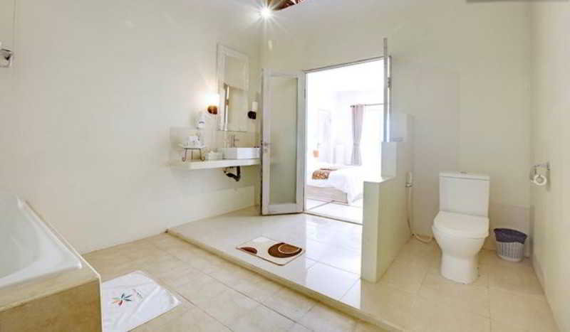 Room thumbnail 7