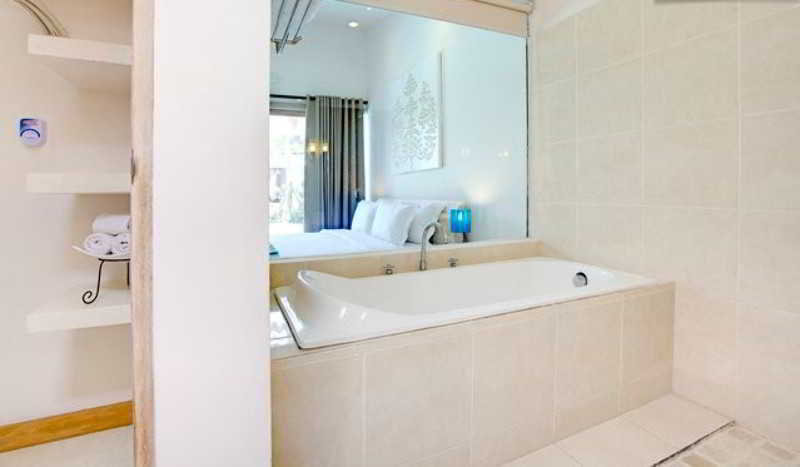 Room thumbnail 13
