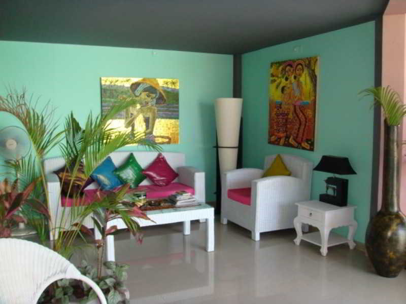 Room thumbnail 4