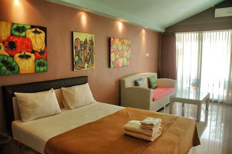 Room thumbnail 9