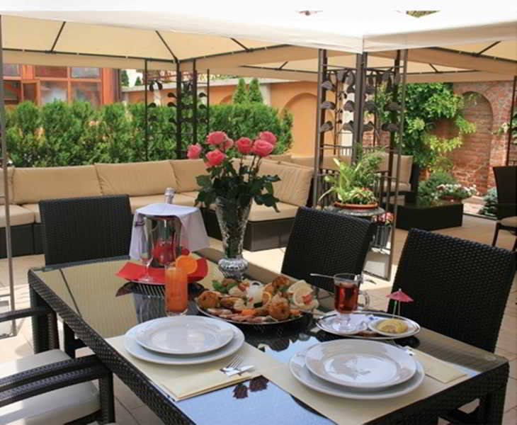 Terrace
 di MAXIM ORADEA