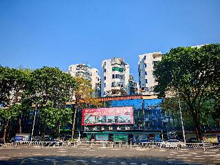Ibis Hotel (Dongguan Qifeng Park Subway Station)
