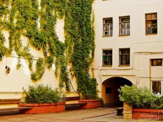 General view
 di Austrian Yard