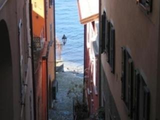 General view
 di Maria's House