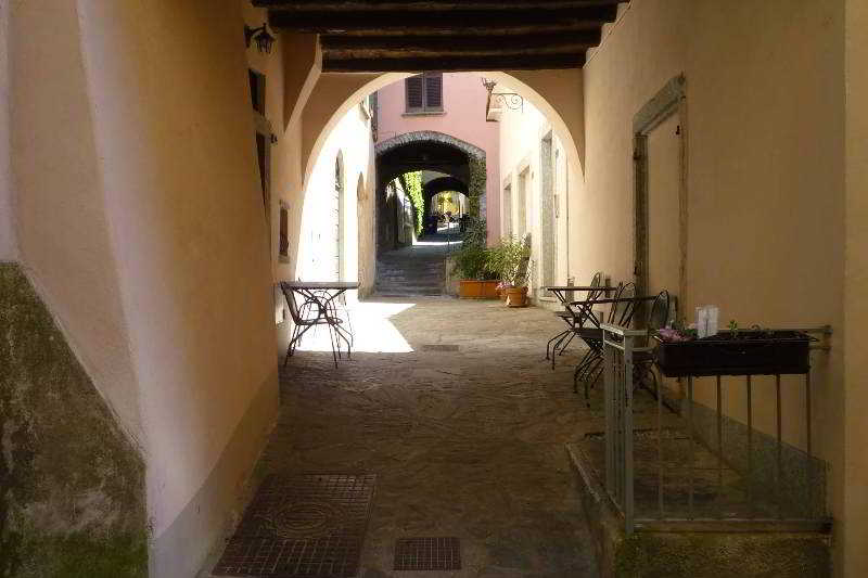 General view
 di Maria's House