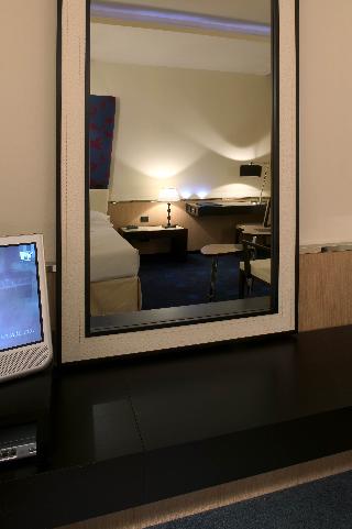 Unahotels Malpensa, Milan