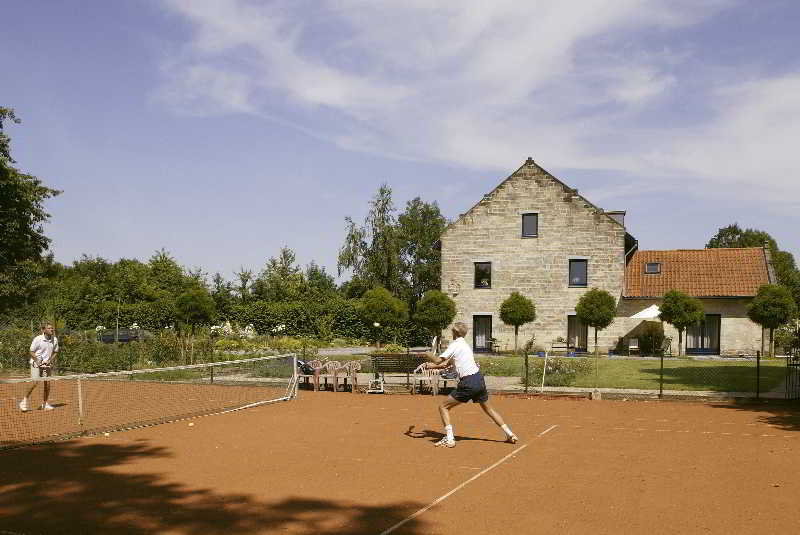 Sports and Entertainment
 di De Traverse