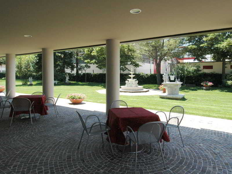 Terrace
 di Hotel Gentile Da Fabriano