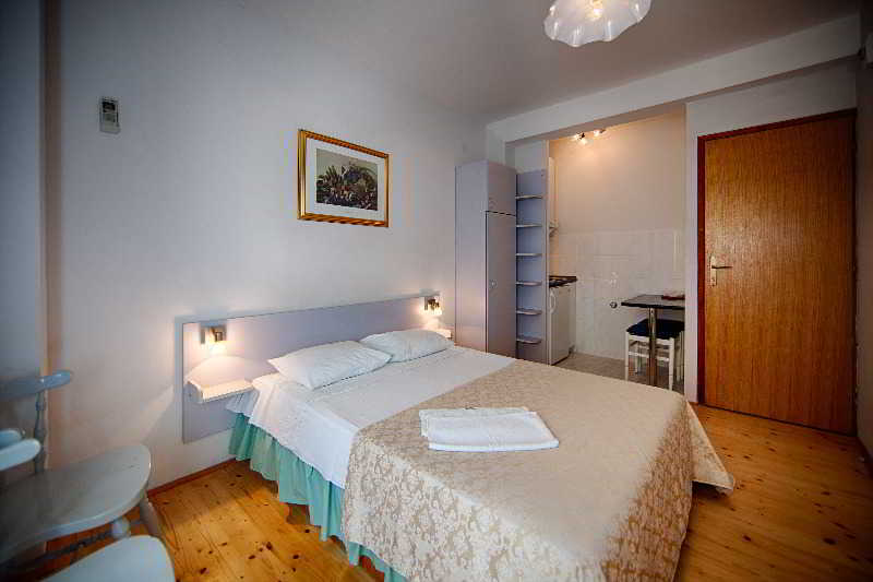 Room
 di Komiza Provita Guesthouse