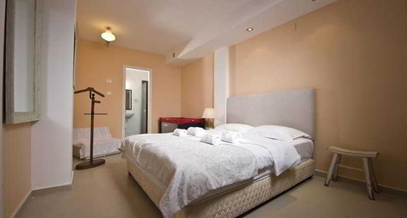 Room
 di Eden House Apartments and Suites