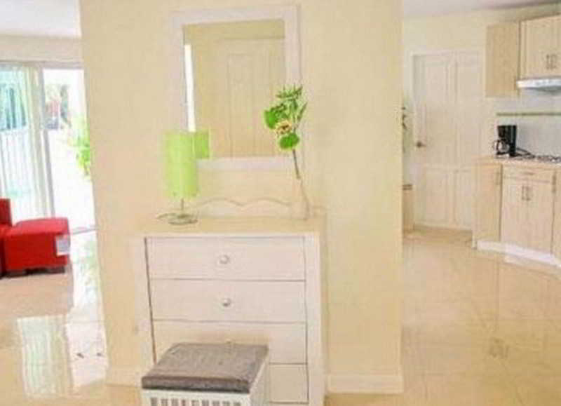 Room thumbnail 6