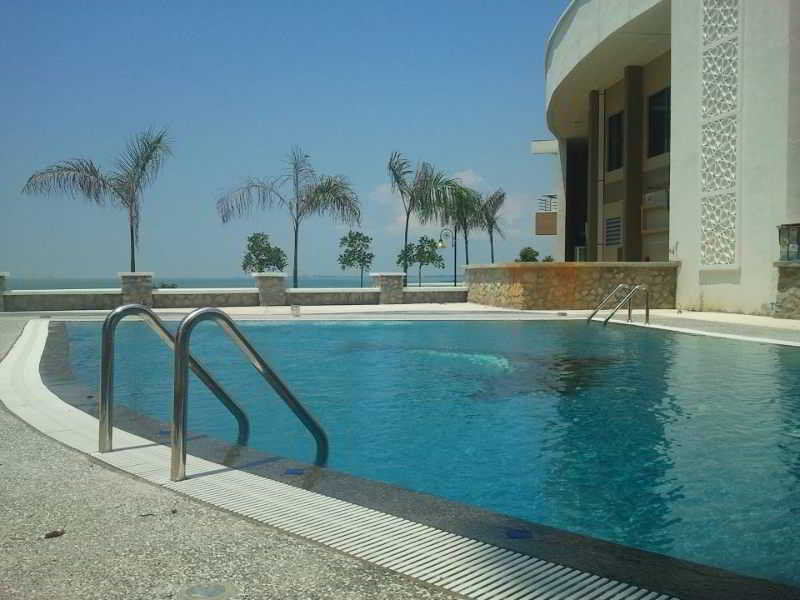 Pool
 di Klana Beach Resort Port Dickson