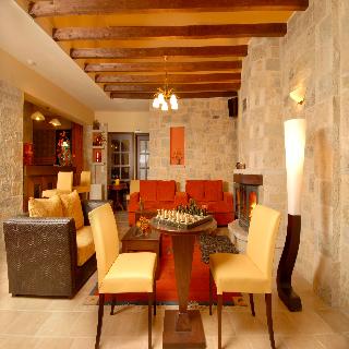 Mikri Arktos Hotel (Little Bear Hotel)