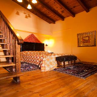 Mikri Arktos Hotel (Little Bear Hotel)