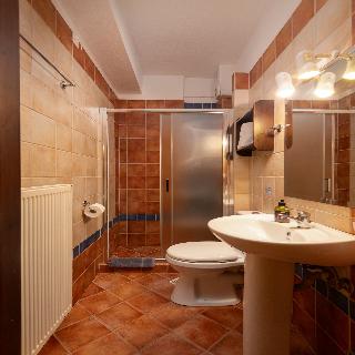Mikri Arktos Hotel (Little Bear Hotel)
