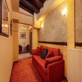 Mikri Arktos Hotel (Little Bear Hotel)