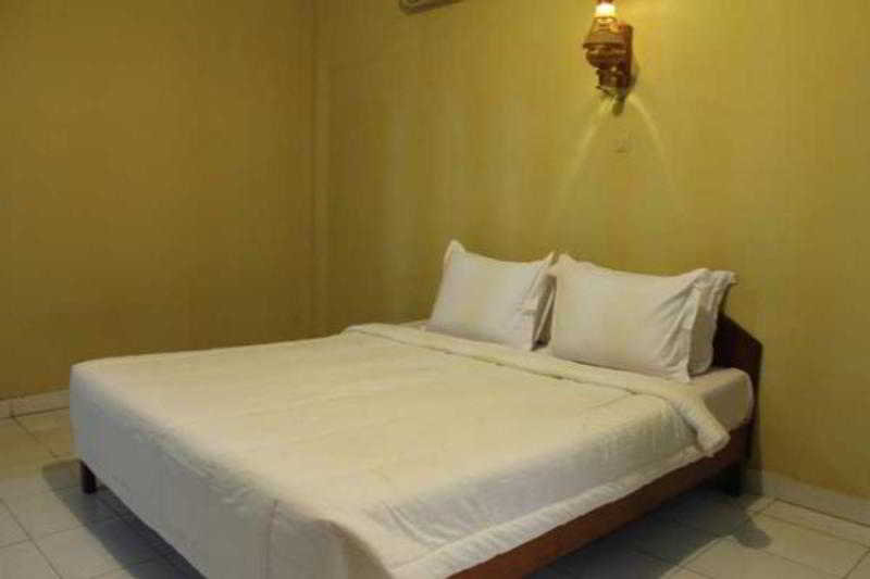 Room thumbnail 2