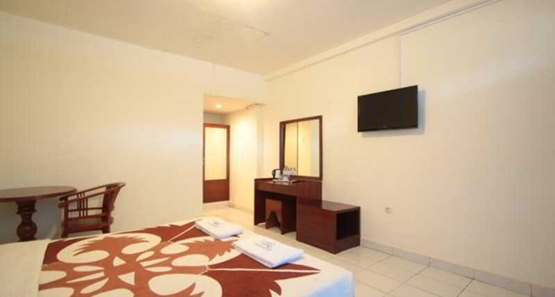 Room thumbnail 9