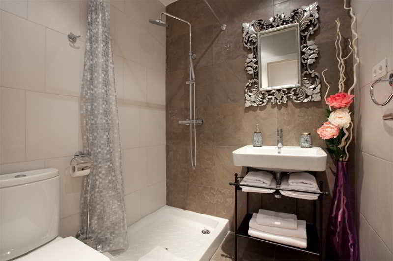 Room
 di APBCN Center Serra1