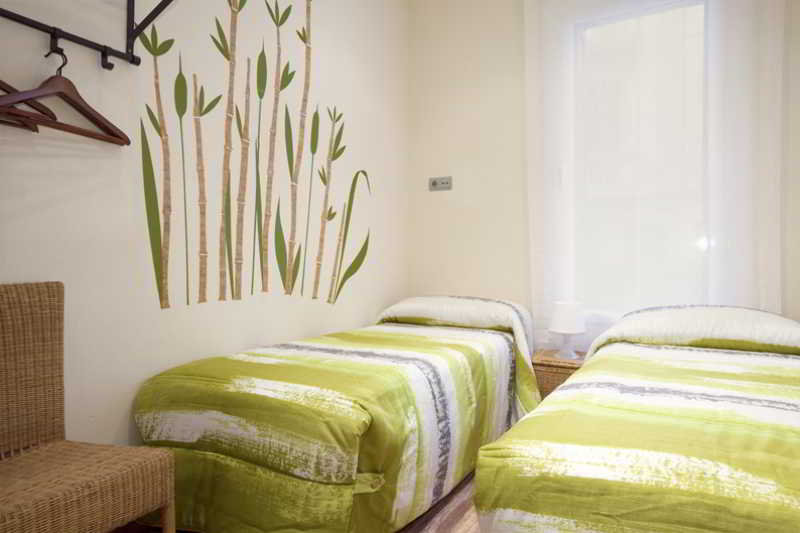 Room
 di APBCN Gracia