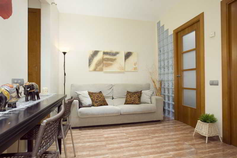 Room
 di APBCN Gracia