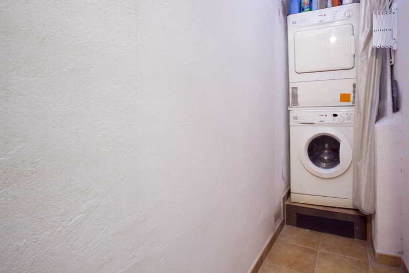 Room
 di APBCN Gracia