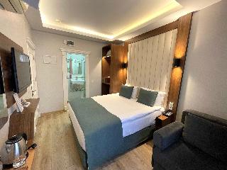 Weingart Black Tulip Hotel