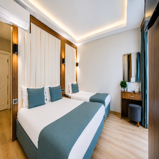 Weingart Black Tulip Hotel