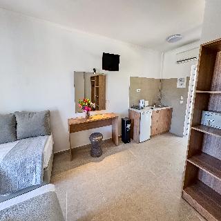 Athina Apts