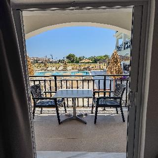 Athina Apts