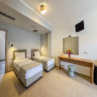 Athina Apts