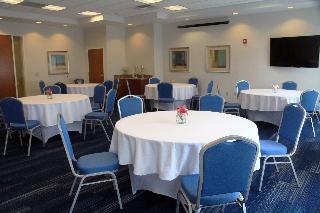 Holiday Inn Express Leland - Wilmington Area CON
