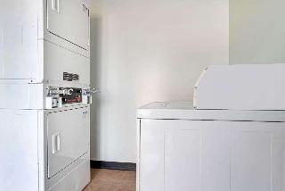 Super 8 By Wyndham Daleville/Fort Novosel