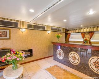 Clarion Collection Carmel Oaks Inn