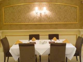 Restaurant
 di Borg al Watheer Hotel