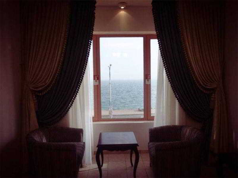 Room
 di Borg al Watheer Hotel