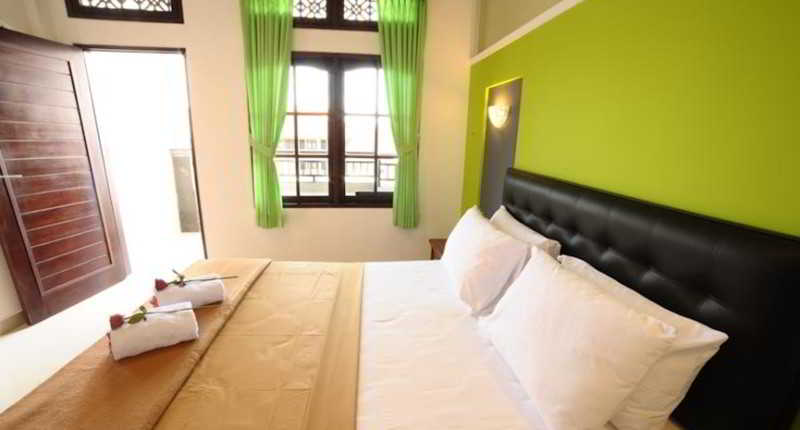 Room thumbnail 2