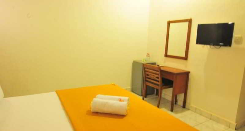 Room thumbnail 6