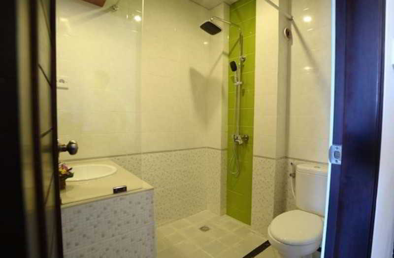 Room thumbnail 9