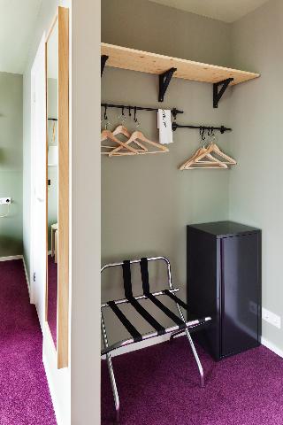 The Neighbours Magnolia, Amsterdam and vicinity