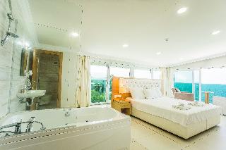 Dragut Point North Hotel