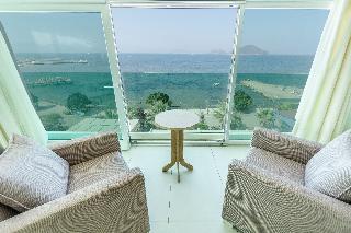 Dragut Point North Hotel