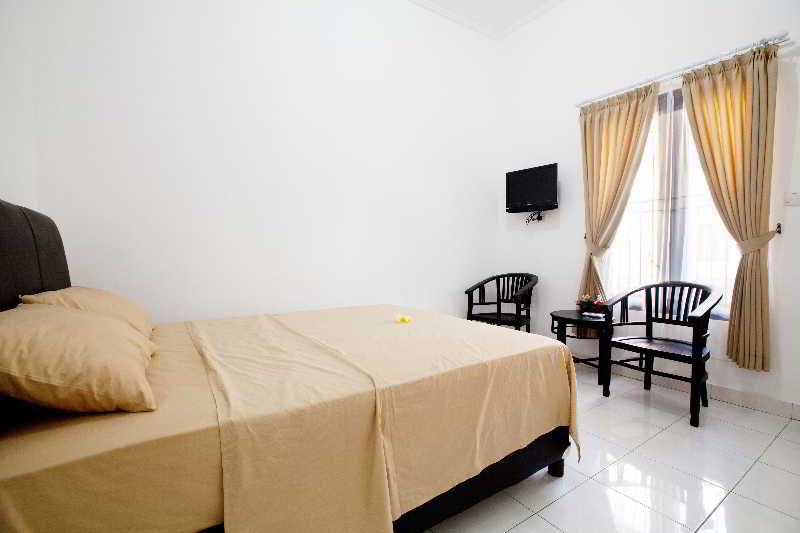 Room thumbnail 9