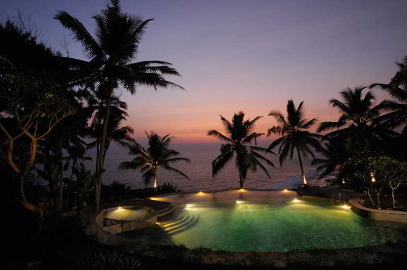 Pool
 di Niraamaya Retreats Surya Samudra Kovalam