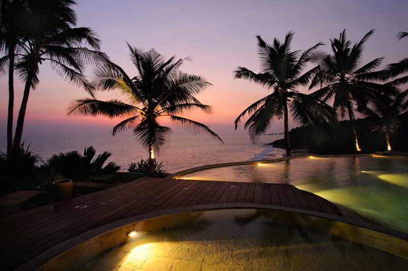 Pool
 di Niraamaya Retreats Surya Samudra Kovalam