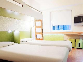 Standard Room with 2 single beds and a bunk bed
