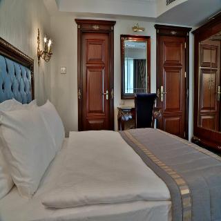 Cassiel Hotel